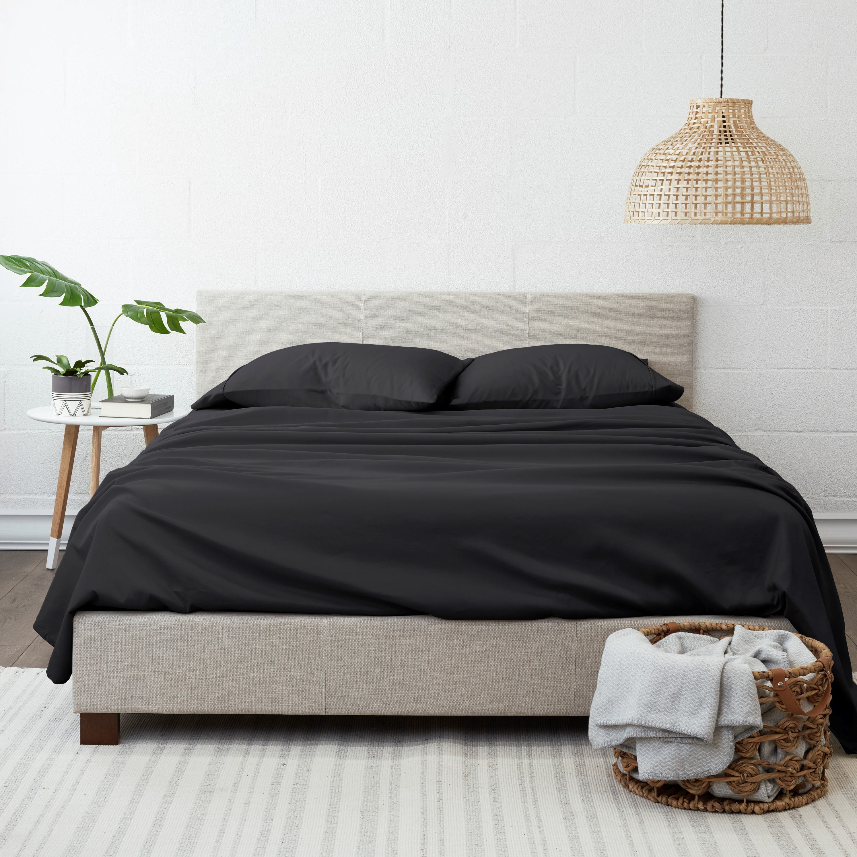 Noble Linens 4 Piece Solid Microfiber Bed Sheet Set, Black, Queen
