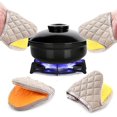thumbnail image 1 of Juego de 2 (negro + naranja) Mini guantes de horno de silicona resistentes al calor, antideslizantes con lazo para colgar para microondas y horno, agarraderas para cocinar JM, 1 of 5