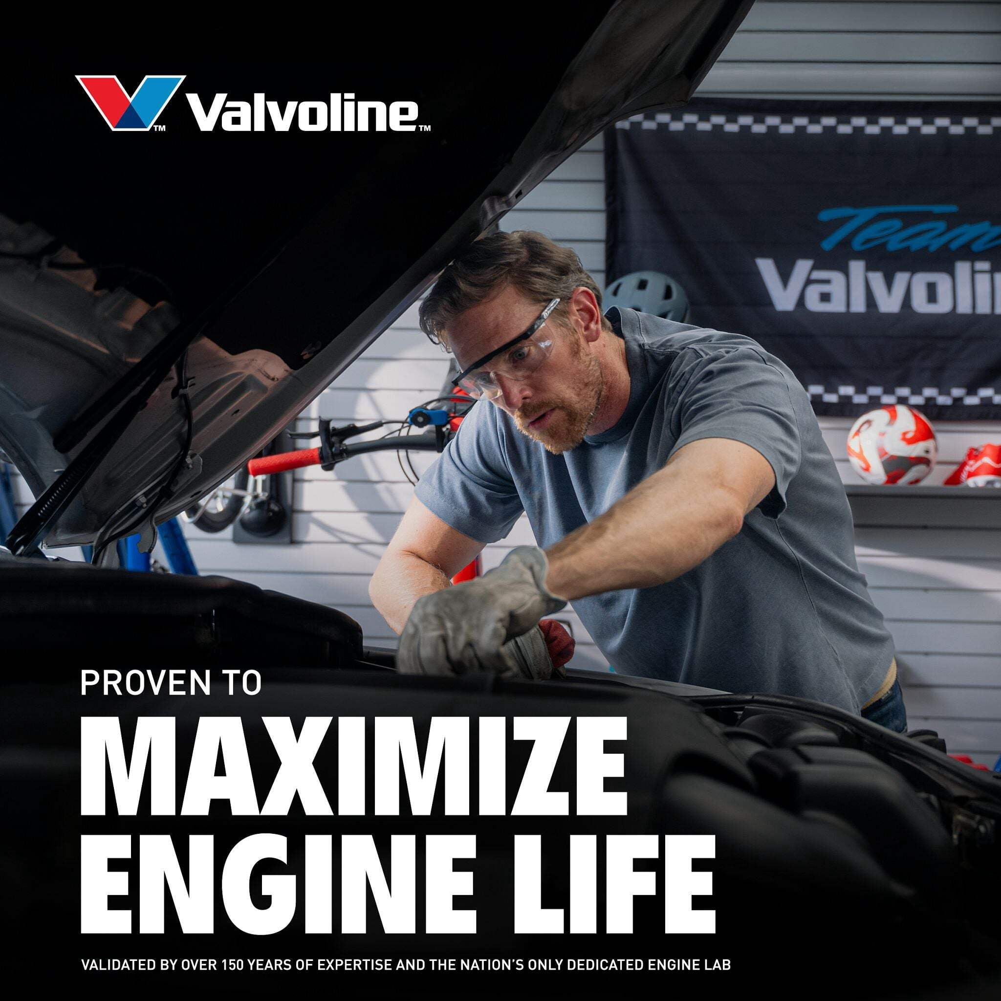 Valvoline Daily Protection Synthetic Blend Motor Oil SAE 5W-20 Bay Box (20 Quarts)