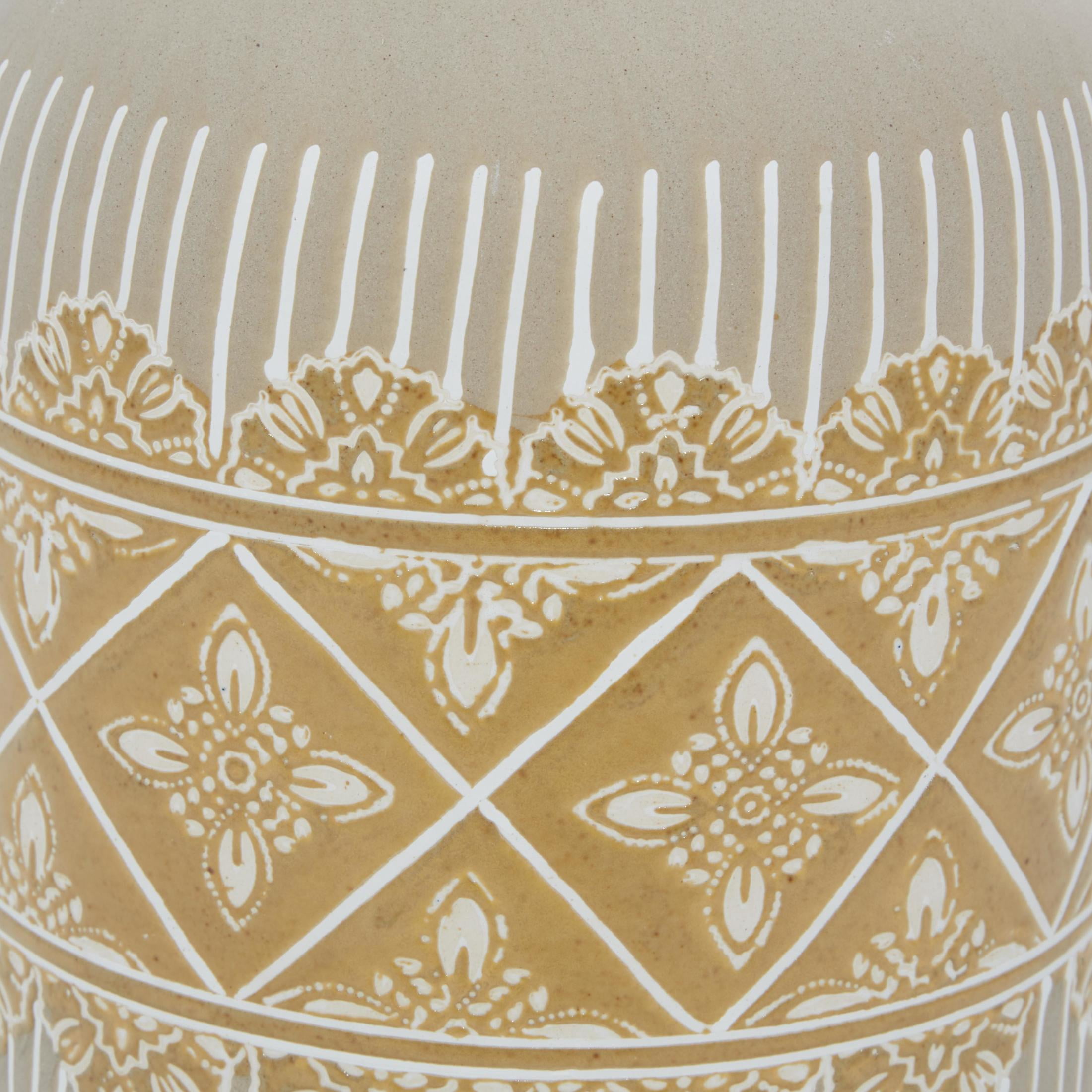 DecMode 9", 11"H Floral Handmade Beige Ceramic Vase with Diamond Pattern, Set of 2