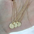 thumbnail image 4 of Pendentif Rond en Forme de Pièce Collier Alphabet Disque Collier Alphabet Chaîne Fille Femme Cadeau Bijou Féminin, 4 of 7