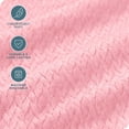 thumbnail image 3 of Manta de Felpa Bare Home Textura de Chevron Microfibra Difusa Suave y Afelpada Tamaño Twin/Twin XL Rosa Claro, 3 of 7