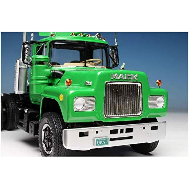 (未使用･未開封品)　プラッツ AMT1039 1/25 マック R685ST セミ・トラクター 未塗装プラスチックモデルキット wyeba8q Amazon | プラッツ AMT1039 1/25 マック R685ST セミ