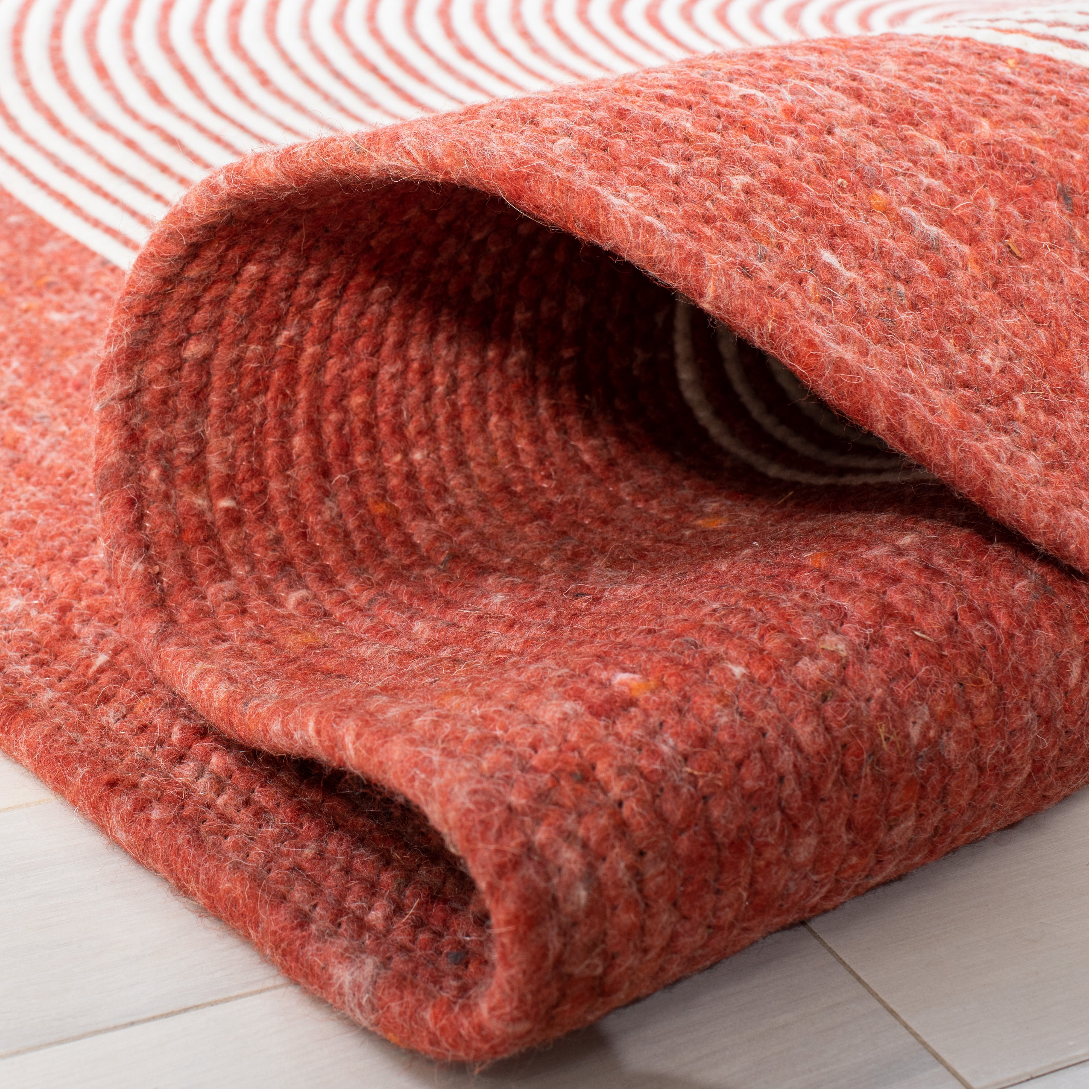 SAFAVIEH Braided Lars Geometric Reversible Area Rug, Red/Ivory, 5' x 5' Round