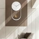 thumbnail image 2 of Reloj de pared decorativo grande clásico con péndulo, moderno, silencioso y sin tictac. blanco, 2 of 7