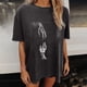thumbnail image 2 of Las manos y las manos humanas del cráneo gótico oscuro de las mujeres cuentan con un patrón informal de manga corta de verano con estampado retro suelto de manga corta para hombres y mujeres Pompotops hfajkhk138737, 2 of 9
