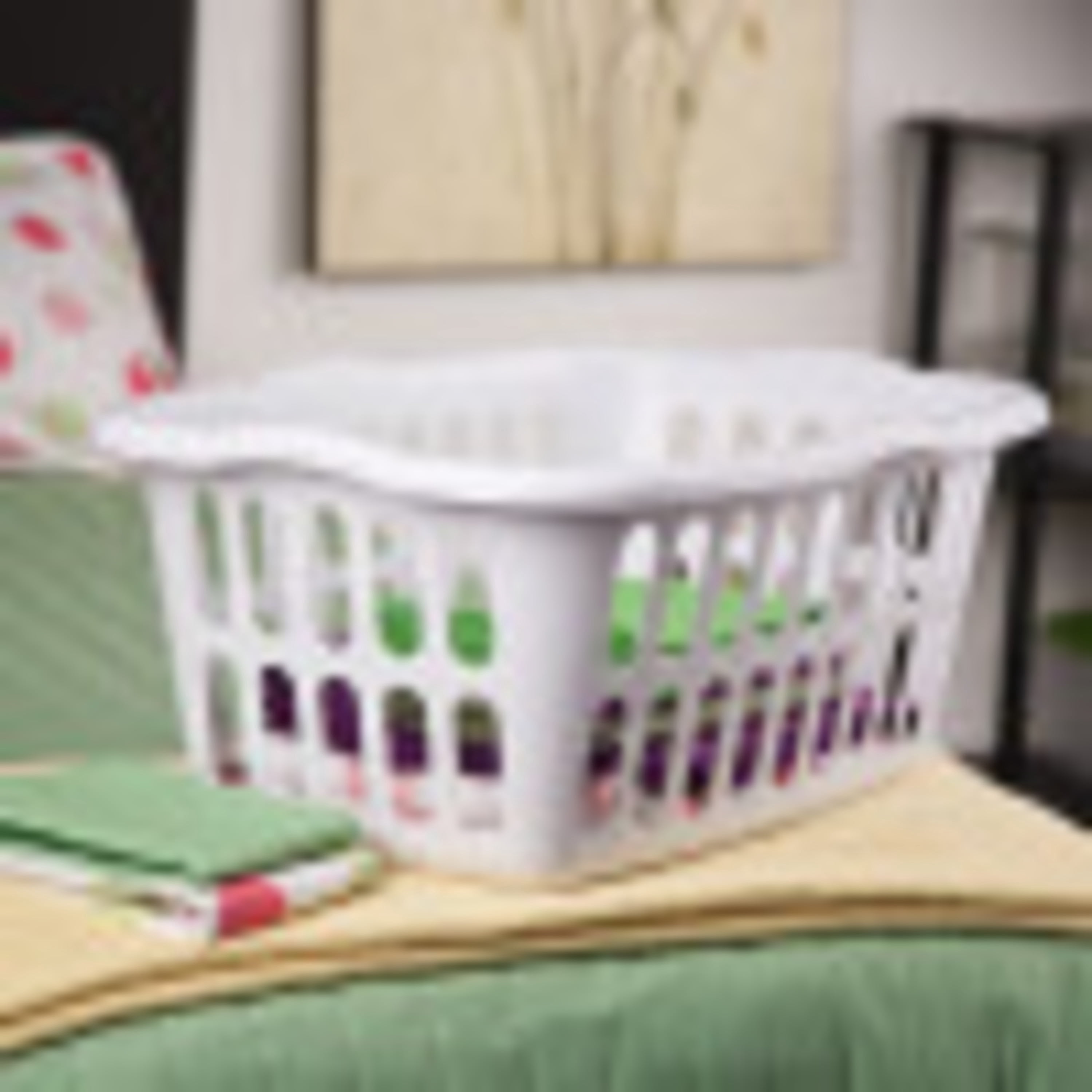 Sterilite Laundry Basket 1.5 Bushel