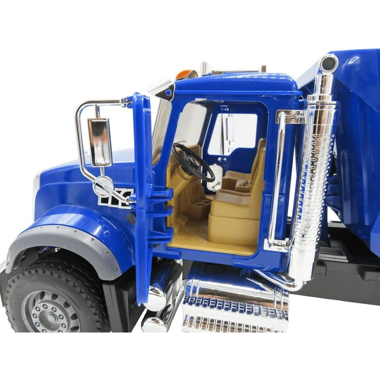 02823 Bruder MACK Granite Halfpipe Dump Truck