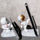 thumbnail image 4 of Soporte para teléfono celular único y lindo Soporte para automóvil Cool Fun 3D Cartoon Astronaut Design Soporte para tableta para teléfono móvil para escritorio Compatible con todos los teléfonos inteligentes para niños Decoración de regalo para el hogar Sailing Electrónica, 4 of 4
