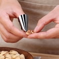 thumbnail image 1 of Protector de dedos Acero inoxidable Frijoles de frutas Pelador de ajos Utensilios de cocina, 1 of 6