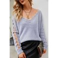 thumbnail image 3 of Suéter con cuello en V y hombros descubiertos para mujer, suéter de encaje de color puro de manga larga para invierno, gris M, 3 of 7