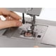 thumbnail image 5 of Máquina de coser SINGER Heavy Duty 4423 con kit de accesorios 725, 5 of 6