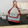 thumbnail image 2 of Bolsos de hombro para mujer, novedad de 2024, bolsos de lujo de alta calidad para las axilas para mujer, bolso de mano retro con solapa pequeña para mujer, bolso de mujer, 2 of 5