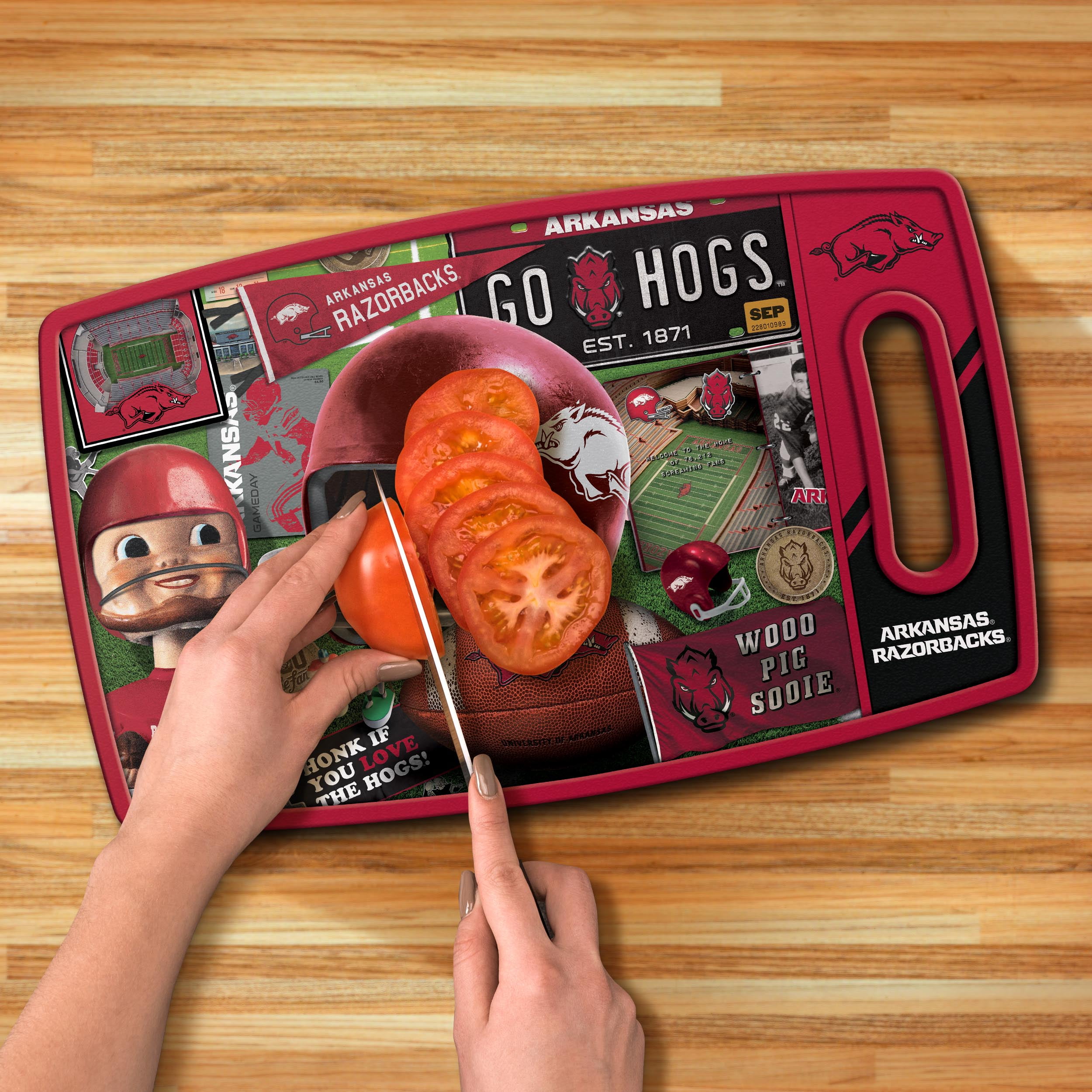 YouTheFan NCAA Arkansas Razorbacks Retro Series Cutting Board