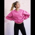 thumbnail image 4 of Sudadera Corta para Mujer, Cuello Redondo, Larga, Talla Grande, Otoño-Invierno 2025, Estilo Jersey Holgado. Rosa Roja L, 4 of 10