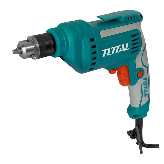 taladro total 500 w reversible, vista 3/4 lateral con carcasa azul y detalles grises, empuñadura tipo pistola con gatillo naranja y botón reversible, mandril para brocas 1/16"–3/8" visible, ventilaciones laterales y cable negro de 2 metros; voltaje 110-120V ~ 60Hz y velocidad variable 0-3300 RPM; también suele usarse para montaje ligero y proyectos de bricolaje.