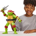 thumbnail image 4 of Figura de acción Teenage Mutant Ninja Turtles Mutant Mayhem Raphael, 4 of 8