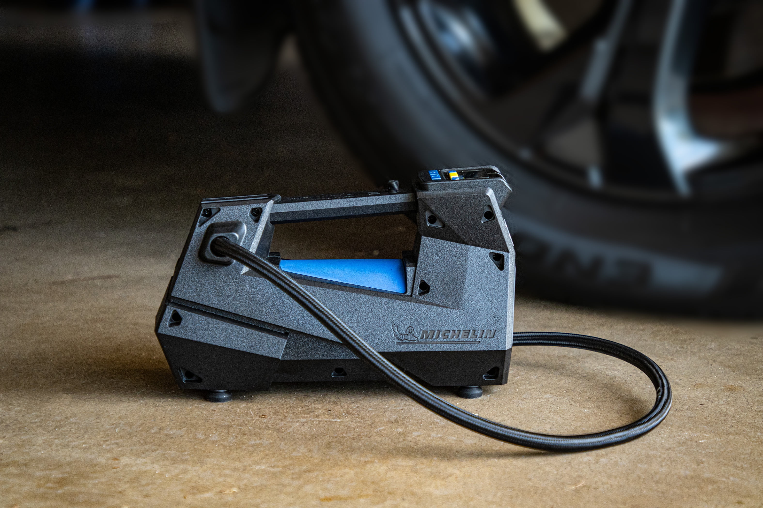 Michelin 12 Volt 4X4 Direct Drive Tire Inflator with LED Light and Storage Bag