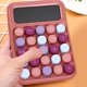 thumbnail image 4 of Calculadora electrónica Pisexur para hombres, calculadora científica portátil pequeña para estudiantes, mini calculadora de 12 dígitos, teclas de plástico, almohadilla inferior antideslizante, teclas, 4 of 6