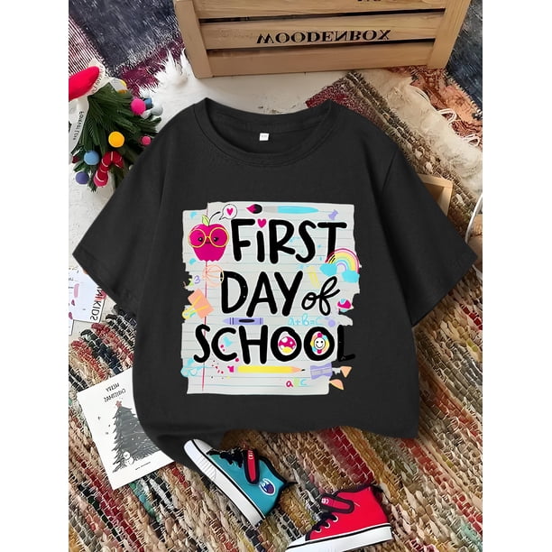Camiseta gráfica para el primer día de clases para niñas: 100 % algodón, cuello redondo, informal, con estampado de corazones y estrellas, útiles escolares, un atuendo esencial para la vuelta al cole