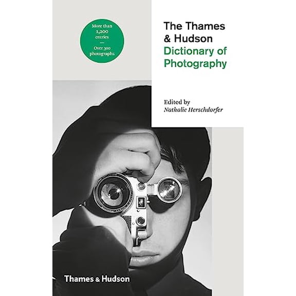 Pre-Owned The Thames & Hudson Dictionary of Photography (Paperback) /anglais (Paperback) 0500544999 9780500544990