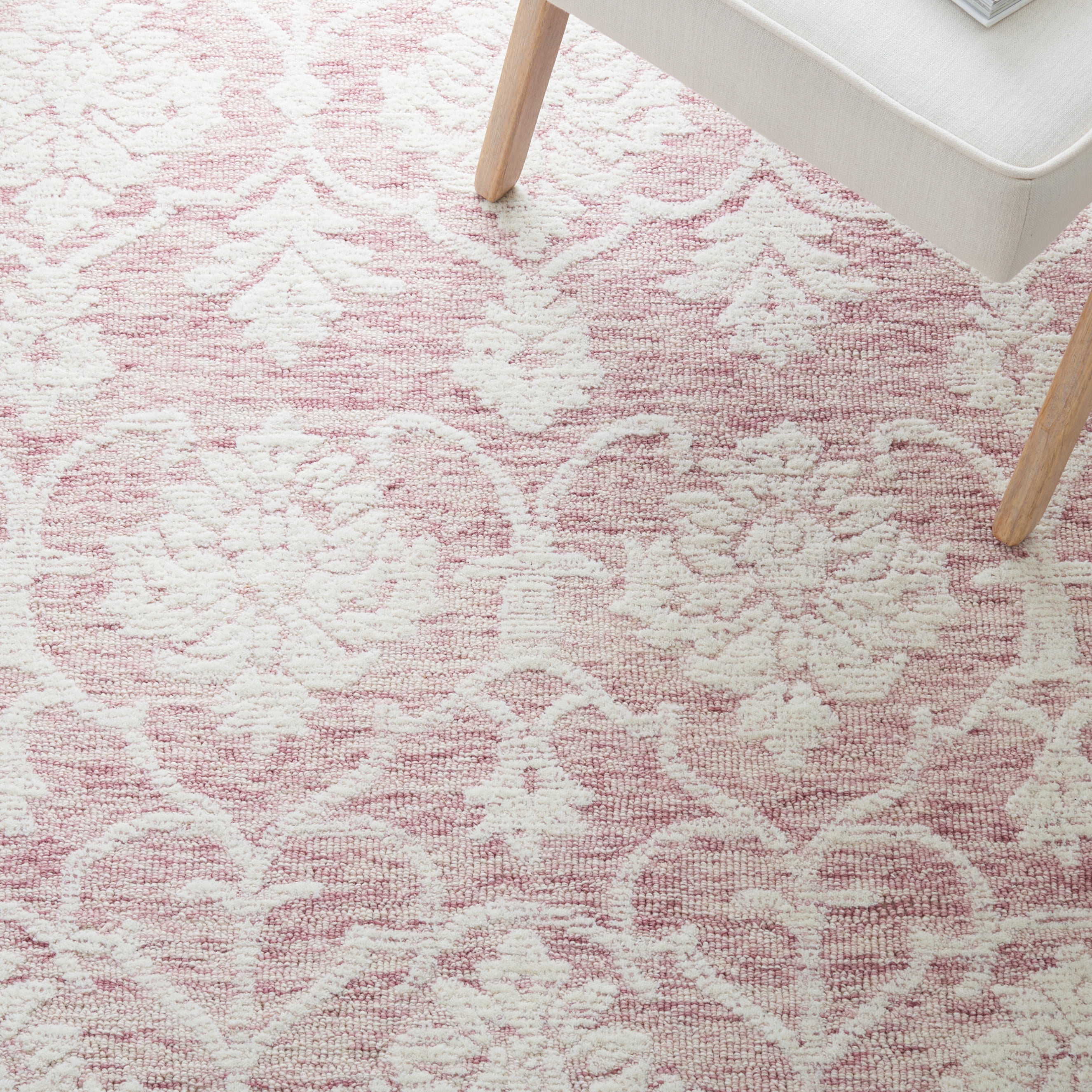 Safavieh Metro Sutton Medallion Area Rug, Pink/Ivory, 4' x 6'