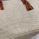 thumbnail image 3 of Bolsos de playa de verano Borlas informales Bolso de hombro para mujer Elegante para viajar (Beige) Sywqhk Para Estrenar, 3 of 8