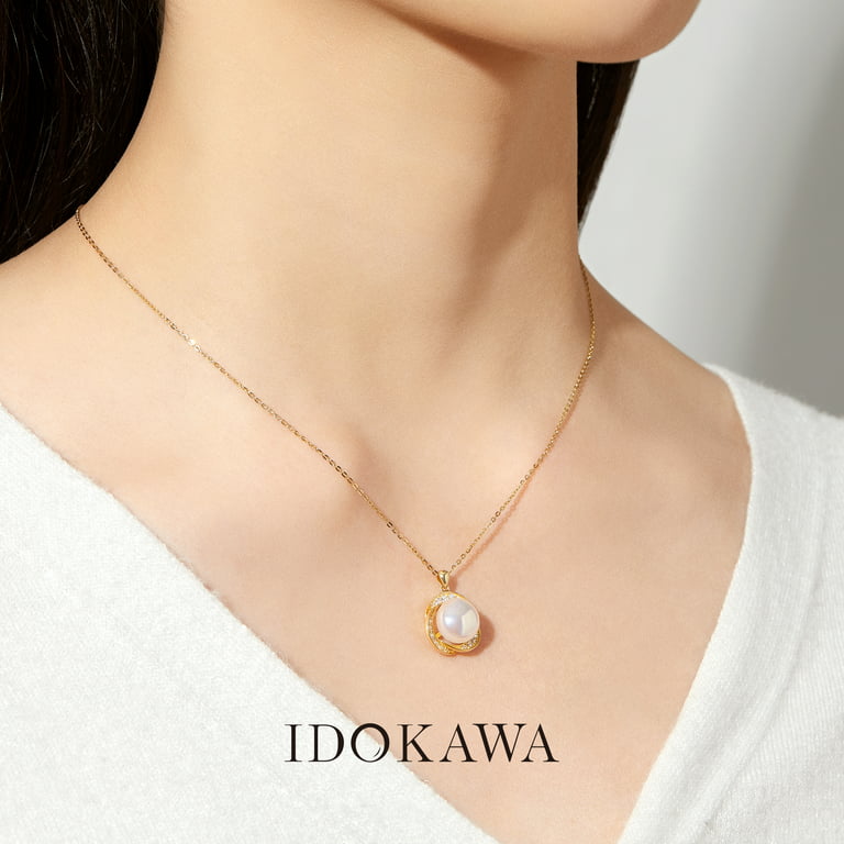 Idokawa Women's Pearl Pendant Necklace