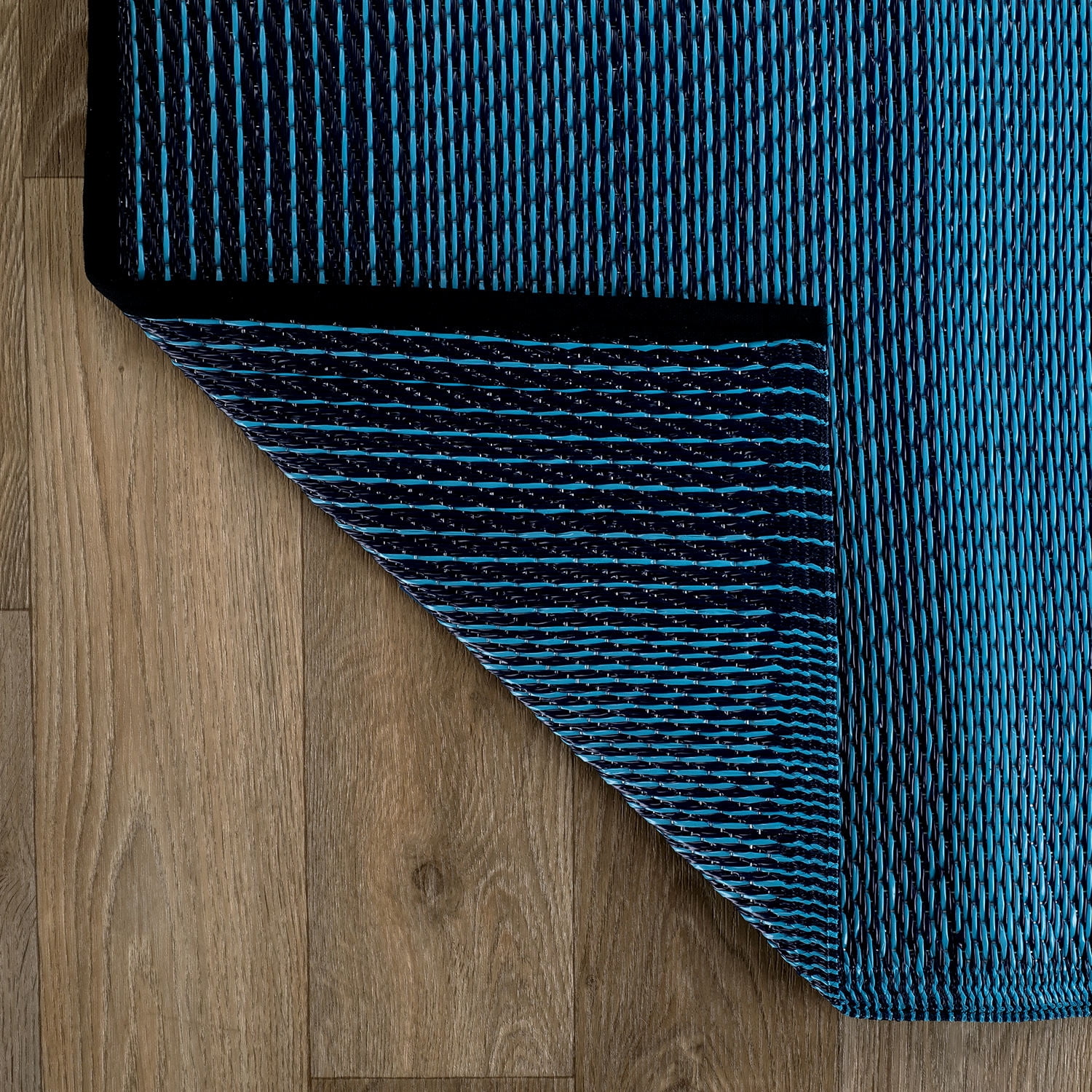 World Rug Gallery Contemporary Stripe Shade Reversible Recycled Plastic Outdoor Picnic Mat, Camping Rug, RV Rug - BLUE 3'3"x5'