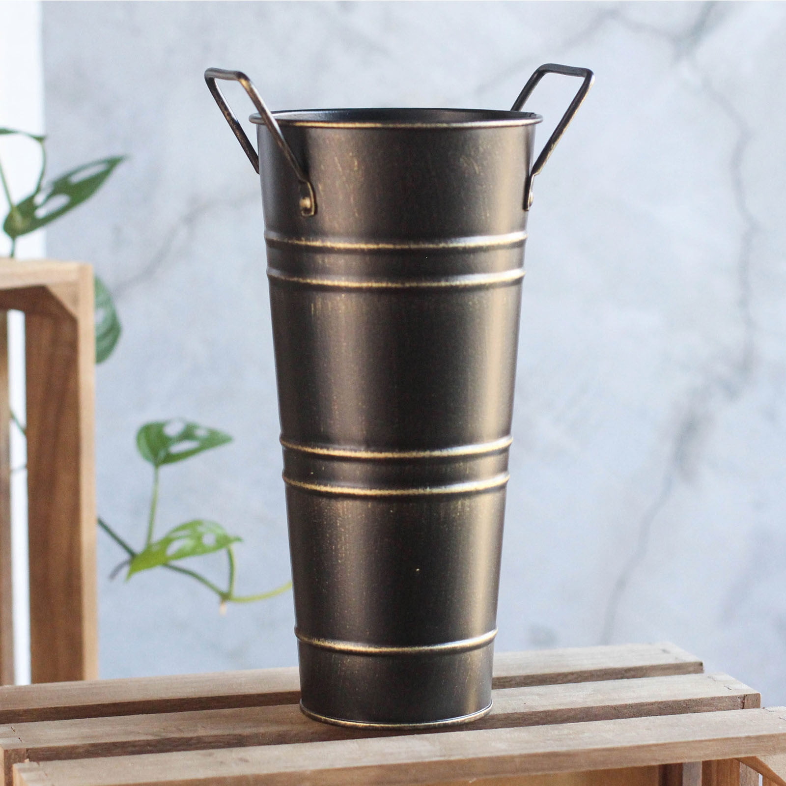 Vintage Galvanized Metal Umbrella Stand – Farmhouse-Style Multi-Purpose Bucket for Entryway, Porch, or Indoor Use – Holds Umbrellas, Canes & Floral Arrangements