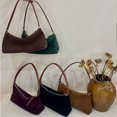 thumbnail image 5 of Bolso de mano de piel de ante de alta calidad para mujer, tipo baguette, estilo retro, con primera capa de piel de vaca mate, tipo bandolera, 5 of 5