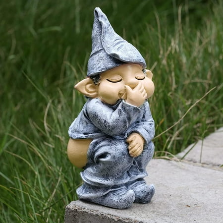 peeing gnome statue