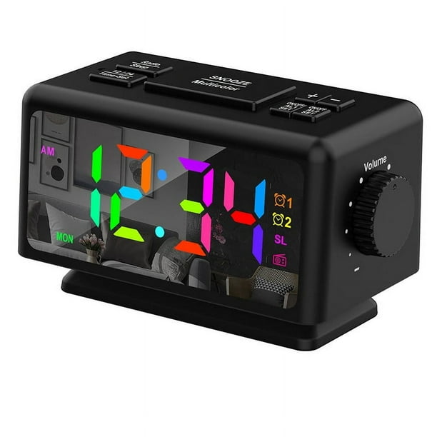 ¡Reloj despertador de pantalla grande RGB con repetición, salida USB y brillo automático!