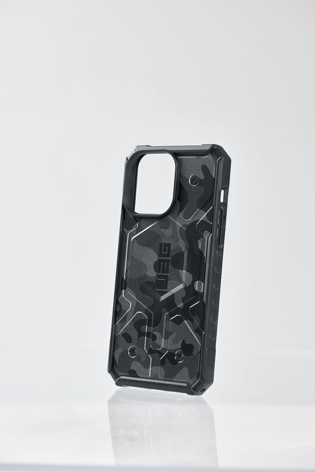 UAG iPhone 15 Pro Max Case 6.7" Pathfinder SE Midnight Camo Built-in Magnet Compatible with MagSafe Charging Rugged MIL-STD Protective Cover