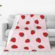 thumbnail image 1 of Fotbe Strawberry Manta de Franela Acolchonada con Estampado, Súper Suave y Esponjosa, Extra Grande para Sofá, Cama, Uso Todo el Año-60"x50", 1 of 7