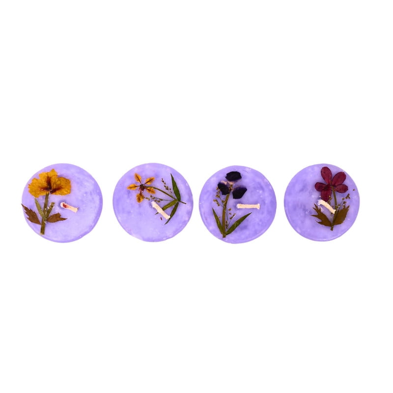 Natural Soy Wax Candle with Dried Flowers for Cozy Evenings
