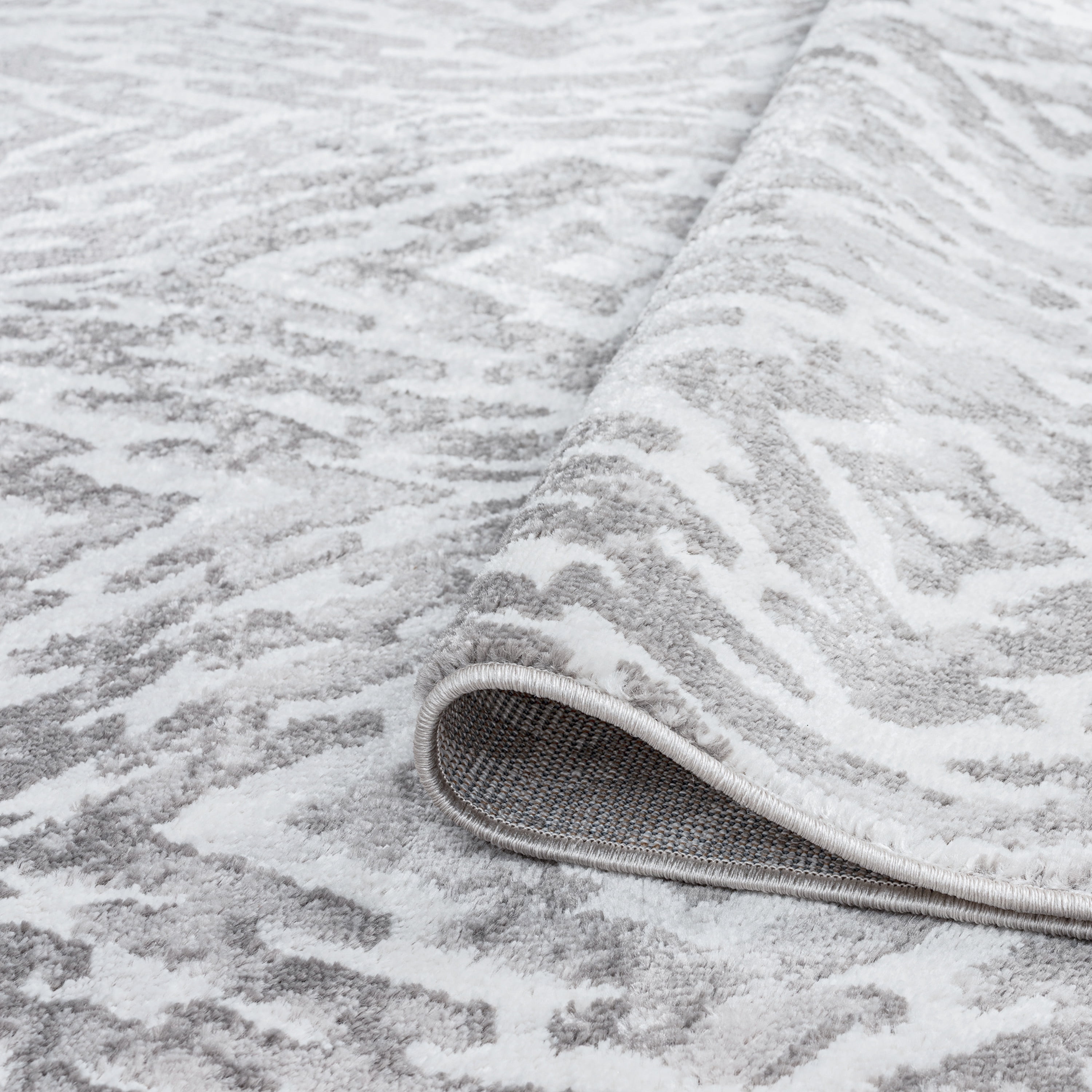 Contemporary 4x6 Area Rug (4' x 5'3'') Geometric Gray, White Indoor Rectangle Easy to Clean