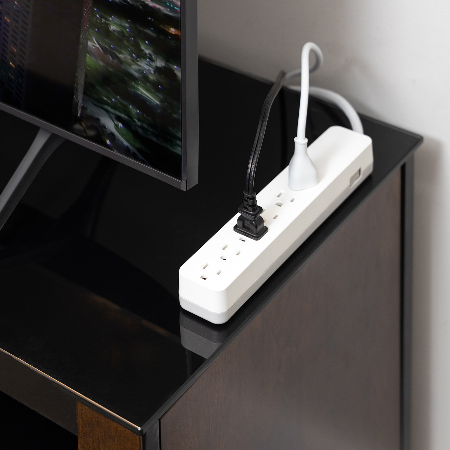 GE 6-Outlet Surge Protector with 2ft Braided Cord photo 5