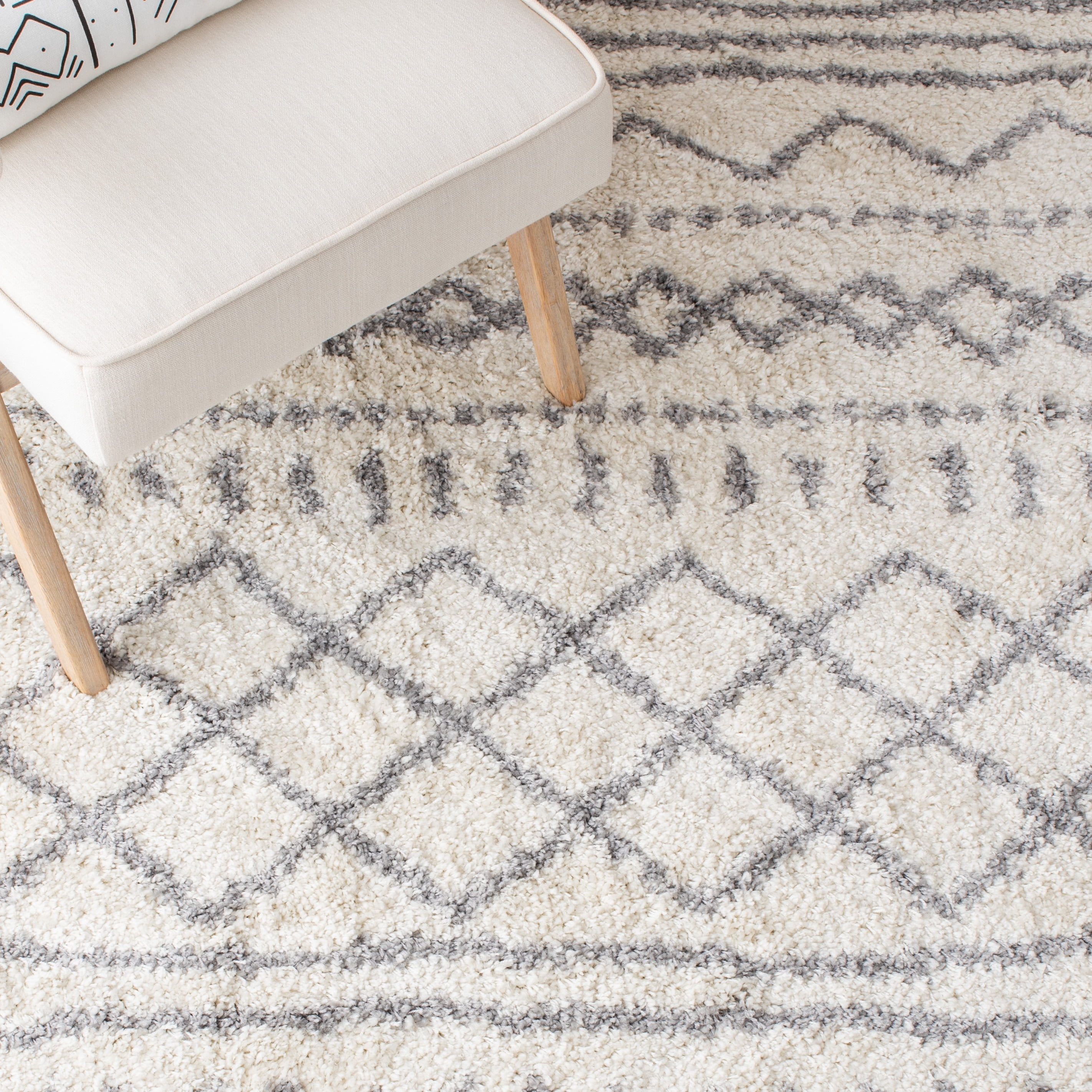 SAFAVIEH Arizona Teagan Geometric Shag Area Rug, Ivory/Grey, 8' x 10'