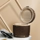 thumbnail image 3 of Contenedor de almacenamiento de bote de barril de madera | Madera Natural Vintage | Tapa de bloqueo de metal | Caddy hermético para hojas de té, granos de café, harina, especias, arroz | Gran, 3 of 9