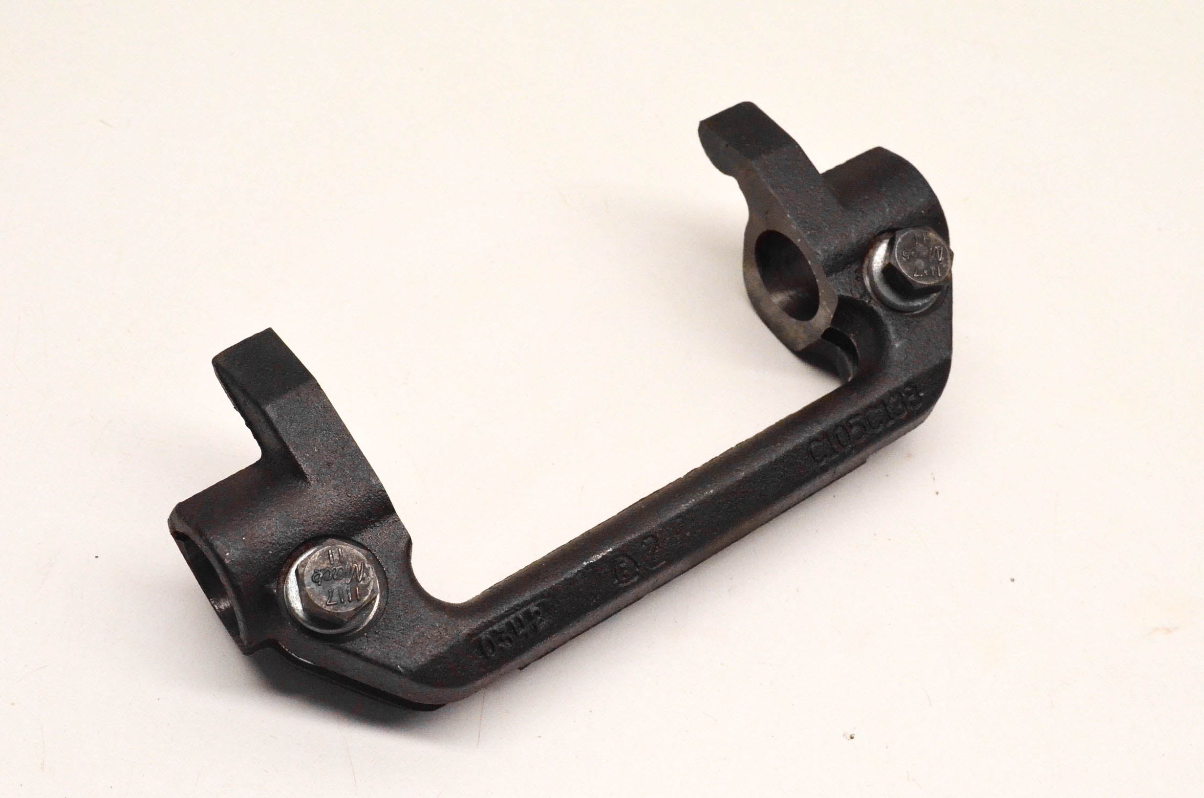 MACK ­-­ 25110009 ­-­ SOCKET