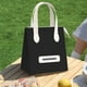 thumbnail image 1 of Bolsa térmica para almuerzo de gran capacidad, impermeable y resistente al agua | Lonchera térmica de poliéster con correa extensible para oficina, trabajo, escuela y viajes | Beige, azul, ver, 1 of 5