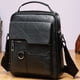 thumbnail image 5 of Bolso de hombro pequeño para hombre, de piel, tipo bandolera, tipo sobre, para iPad de 9,7", para el trabajo, la oficina y los negocios, 5 of 7