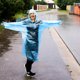 thumbnail image 4 of 10 juegos de ponchos de lluvia, impermeables, ponchos de emergencia con capucha, chaqueta impermeable, traje de lluvia para viajes y acampadas, 4 of 8