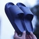thumbnail image 2 of Estilo Zapatillas gruesas de verano para mujer, para interiores y exteriores, para el baño, sandalias y zapatillas de baño para parejas, zapatos de altura alta para hombres, 2 of 6