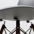 thumbnail image 4 of Set de 2 Silla Eames MUNDO IN Gris Con Base Color Nogal, 4 of 8