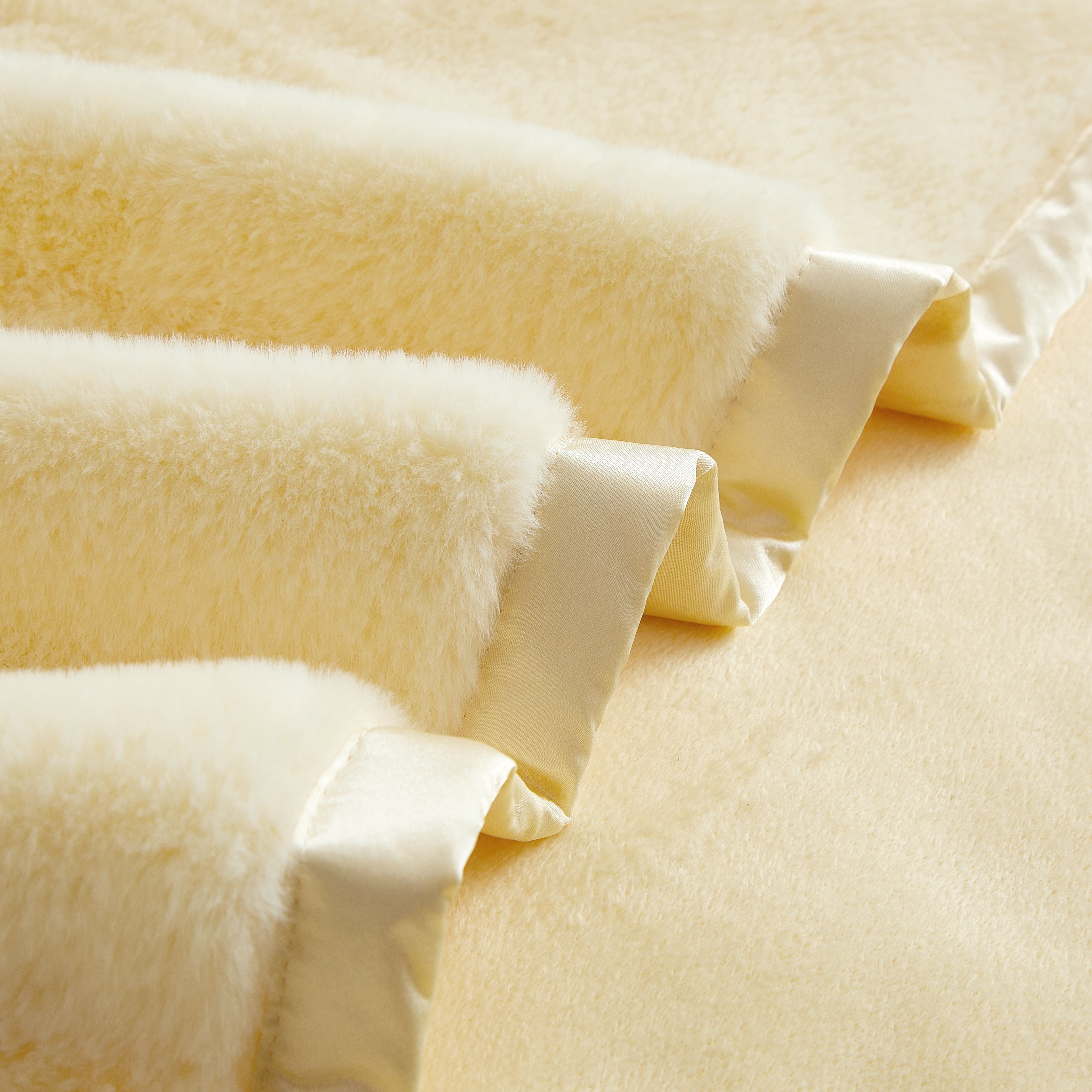 Parent's Choice Satin Trim Blanket - Transparent Yellow 30" x 40"