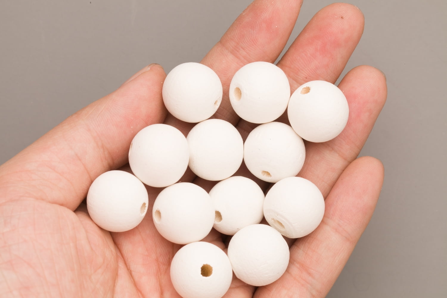 White Wood Beads Round 18mm Sold Per Pkg Of 40 Beads