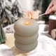 thumbnail image 4 of Velas flotantes de té | Velas votivas de parafina para bodas y fiestas | Decoración romántica para fiestas | Velas redondas blancas en 3 tamaños, 4 of 6