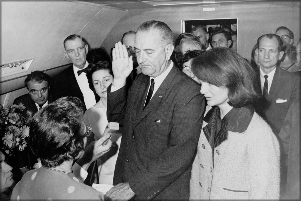 24"x36" Gallery Poster, Lyndon B. Johnson taking the oath of office, November 1963 - image 1 of 1